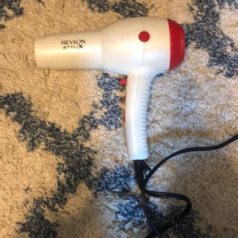 Blow dryer